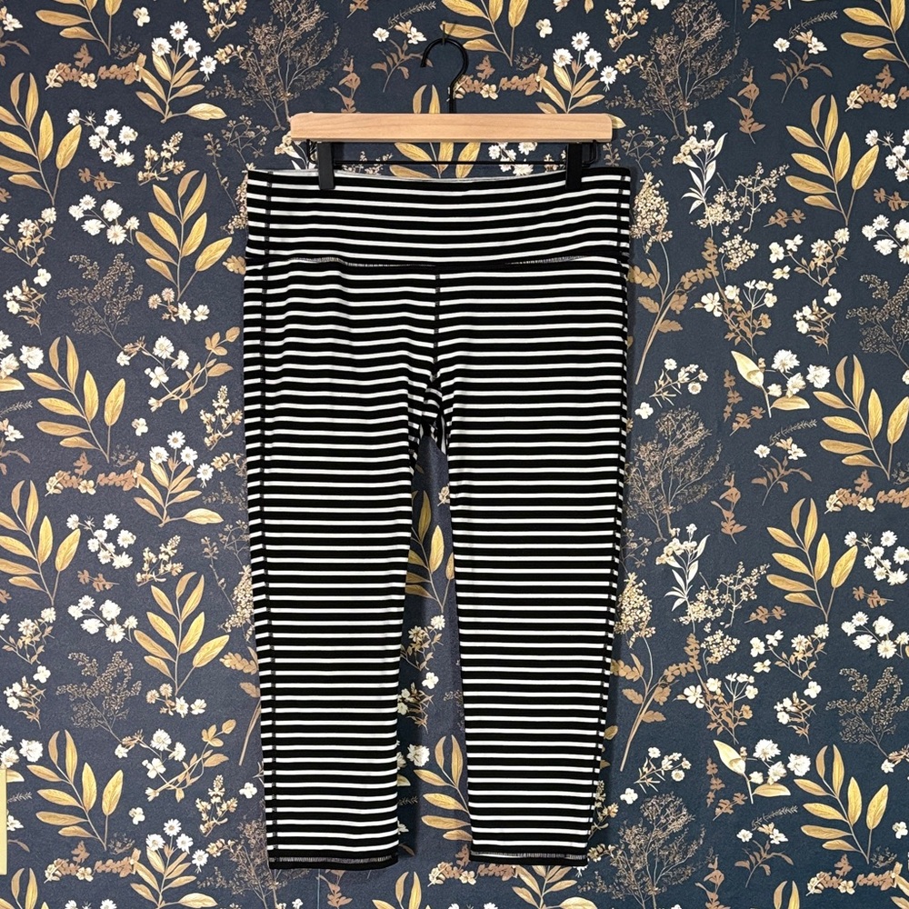 Athleta Black and White Striped Legging Pants Cropped Size XLT